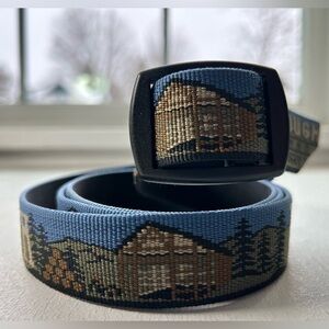 Duluth Trading Co Belt Bison Men's Blue Web Belt Beaver Cabin Pattern 56 Inch